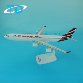 限时促销 毛里求斯航空A340-300塑料空客飞机模型高档航空礼品